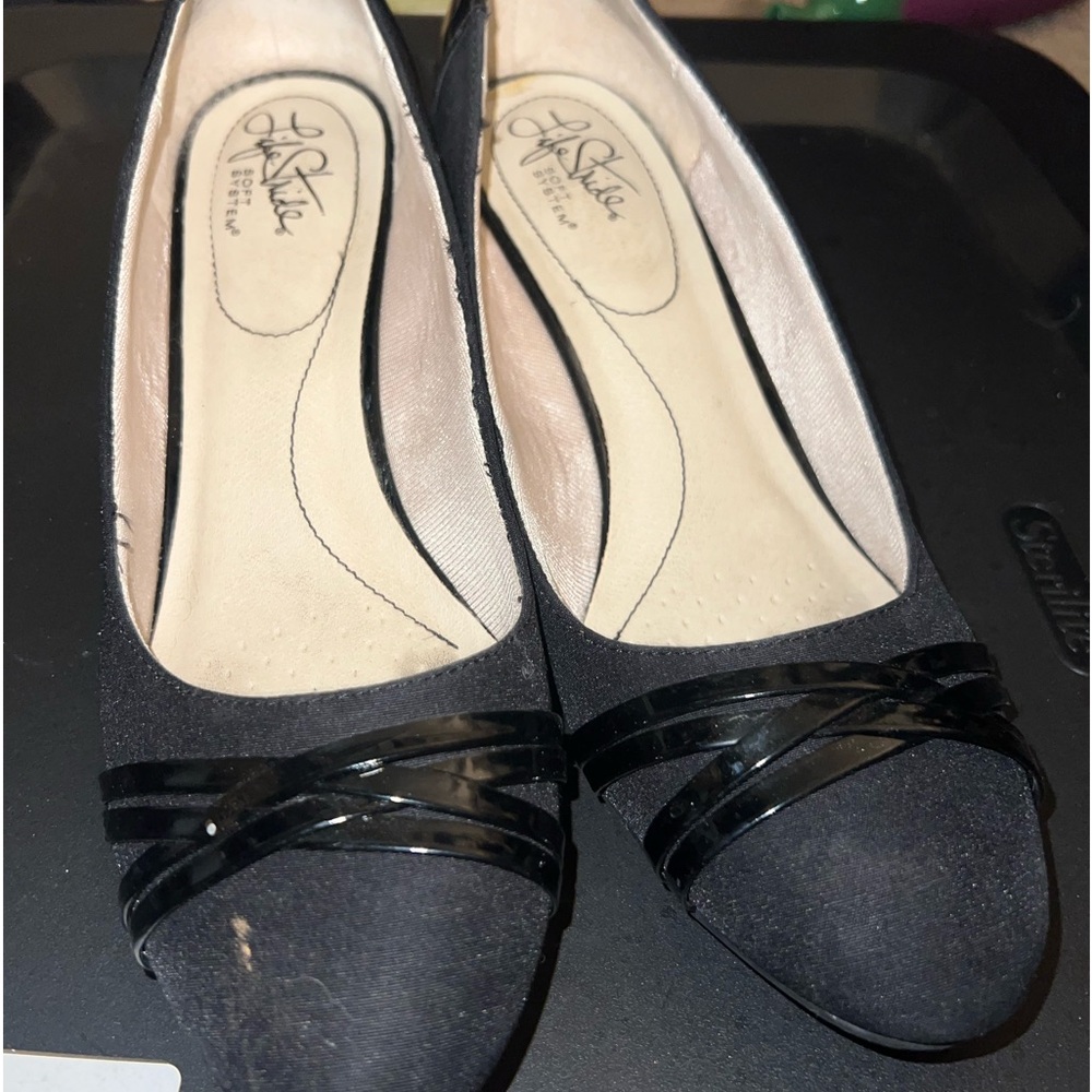 black wedges
